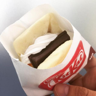 Illustration for article titled Kit-Kat Sandwiches! Japan Has Kit-Kat Sandwiches.